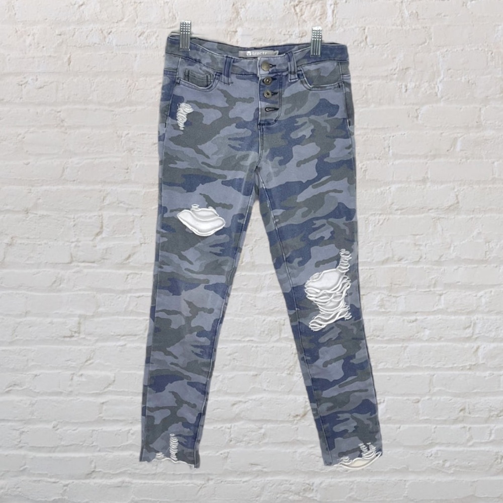 Tractr Distressed Camo Jeggings